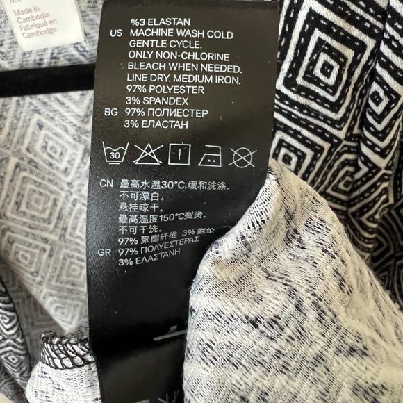 H&M Women's Cardigan Diamond Print Blazer in Medium - Picture 4 of 9